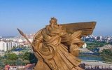 威武关二爷，被外媒称为全球十大巨型雕像之一，手持70米大刀！
